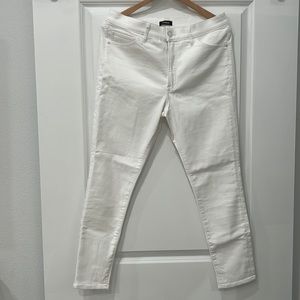 Mid rise white skinny leg ankle pants